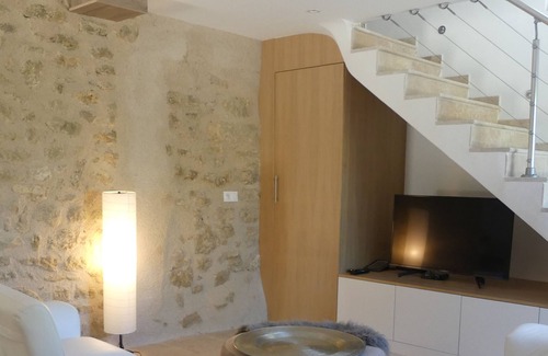 Cucuron House | Le Cabanon, in the cherry trees