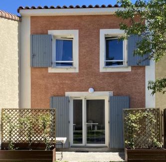 Colombiers House | Le Canal superbe maison Climatisation Wi-Fi Parking Jardin Piscine 15 mn de Béziers