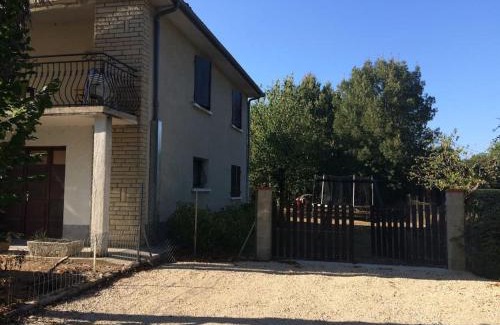 Montauban Apartment | Le CantoMerle - Parking gratuit sur place - Terrasse - Jardin - Appartement au bord du canal - 2 à 3 personnes