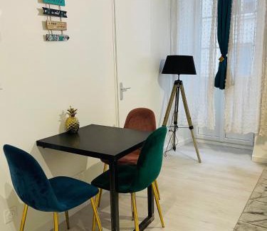 Bagneres-de-Bigorre Apartment | LE CAUBOUS Plein centre Appartement calme avec chambre et cuisine équipée