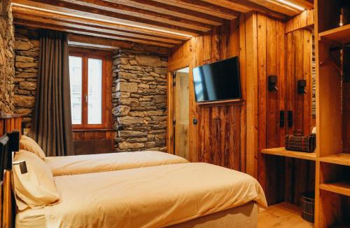 Saint-Marcel Ski Chalet | Le Château by Lodji