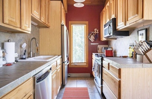Vail Ski Chalet | "Le Chalet Après" - Stylish Alpen Townhome - Walk to Express Bus