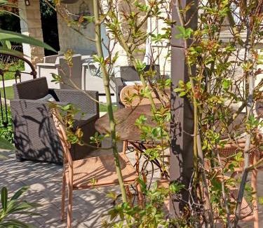 Pernes-les-Fontaines Apartment | Le charme de Landra