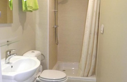 Barry Bed & Breakfast | Le Chataignier Centenaire