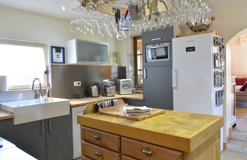 Cellettes Cottage | Le Clos de la Bodice holiday cottage for 12-15 people, 7 bedrooms, with Jacuzzi