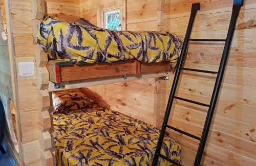 Vallabregues Ski Chalet | Le Coin Secret