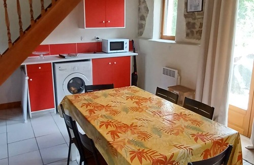 Le Guislain Cottage | Le Coquelicot-Cosy rural Gite for Families and Couples