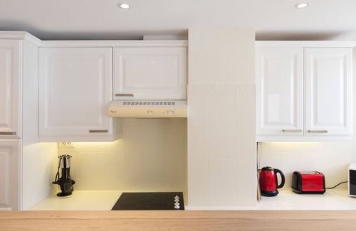 Riou - Petit Juas - Av de Grasse Apartment | Le Corail spacieux avec beau et ample balcon