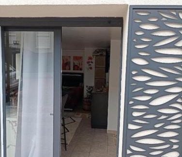 Saint-Maurice-de-Beynost Apartment | Le cosy chic