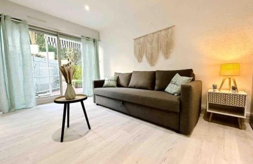 Antibes Apartment | Le Cosy Tanit : Apt 4 Prs, Piscine, 5 min plages