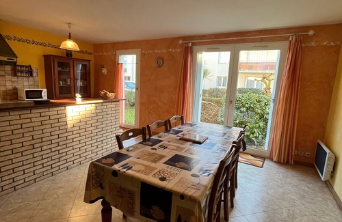 Le Croisic Apartment | Le Croisic: Spacious T3, Ground Floor, Private Parking, Sleeps 5
