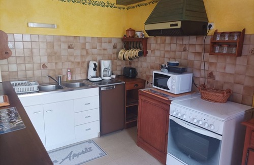 Le Croisic Apartment | Le Croisic: Spacious T3, Ground Floor, Private Parking, Sleeps 5