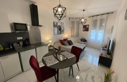 Centre Ville Apartment | Le Dolce Vita - Centre historique, proche toutes commodités, stationnement aisé, Wifi-Netflix