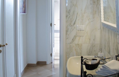 Trani Bed & Breakfast | Le Duchesse Rooms and Events