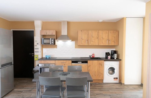 La Roche-sur-Yon Apartment | Le Fabre 2 - Agréable T2 - proche hypercentre et hôpital - Wifi - Parking