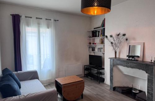 Gares House | Le Farges-Grande Chambre en colocation- 3 minutes Gare St Roch- LaConciergerieByNina