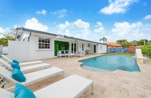 Westchester House | Le Femme Paradise - 5 Bedrooms, Pickleball, Heated Pool and Playground
