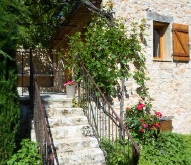 Ampus House | Le gite jaune a ampus
