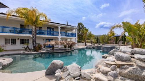 Temecula Villa | Le Grand Bleu by AvantStay Luxury Hilltop Estate