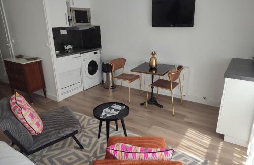 Trouville-sur-Mer Apartment | Le grand large "Superbe studio piscine chauffée du 1 juin au 15 septembre"