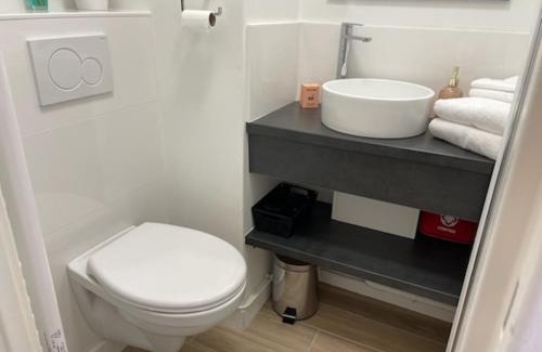 Trouville-sur-Mer Apartment | Le grand large "Superbe studio piscine chauffée du 1 juin au 15 septembre"