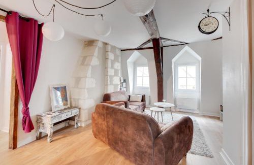 Bourges Apartment | Le Grand Mirebeau - Parking privé