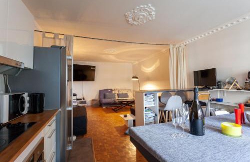 Curial Cambrai Apartment | Le Grand Spacieux - Appart 8 pers