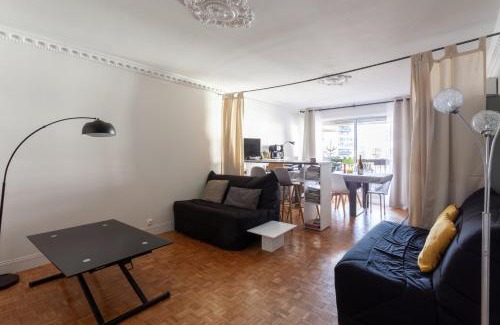Curial Cambrai Apartment | Le Grand Spacieux - Appart 8 pers