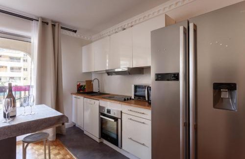Curial Cambrai Apartment | Le Grand Spacieux - Appart 8 pers