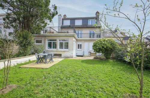 Chartres-de-Bretagne Apartment | Le Green, appartement rénové, 4 chambres et jardin
