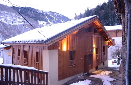 Les Varcins House | LE GRENIER Chalet DDA La Combe Modern apartment in chalet