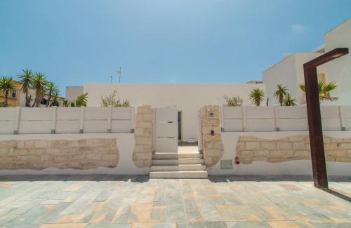 Lampedusa House | Le Grotte