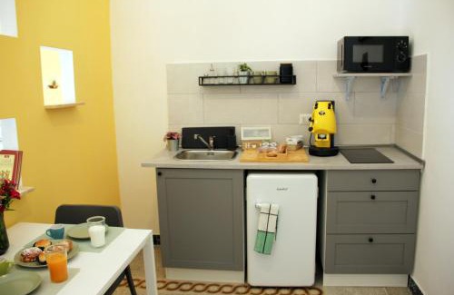 Naples City Centre Bed & Breakfast | Le Guarattelle House Teresina Room