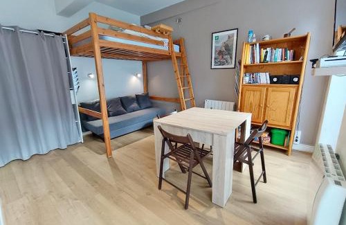 Cauterets Apartment | Le Gypaète, t1 bis, vue montagne, wifi, ascenseur, balcon, 6 personnes