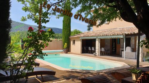 Oppede Bed & Breakfast | Le Jardin d'Ivana