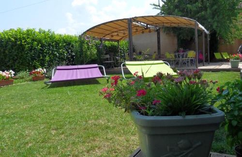 Oppede Bed & Breakfast | Le Jardin d'Ivana