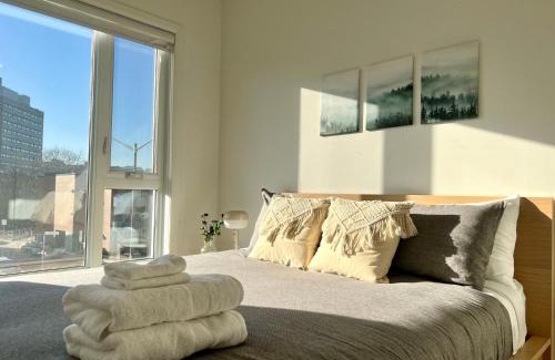 La Cite-Limoilou Apartment | Le Kaméleon 305 - Lumineux et moderne, condo au centre-ville