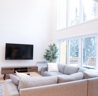 Lac-Swell Ski Chalet | Le Kozy