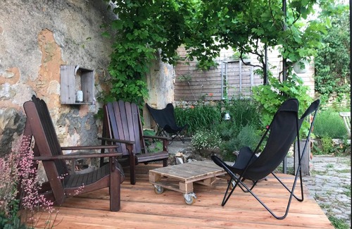 Saint-Cernin-de-Larche Apartment | Le Loft de l'auberge du Lac Noir