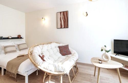 Macon Apartment | Le Lotus - Parking public gratuit, wifi haut débit, proche autoroute, gare & centre ville