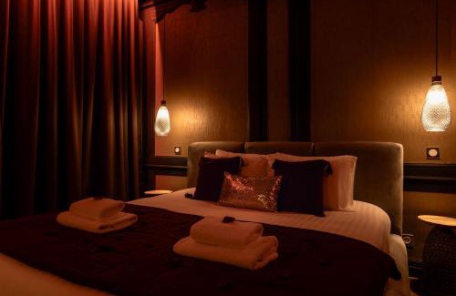Vitre House | Le Love Castel