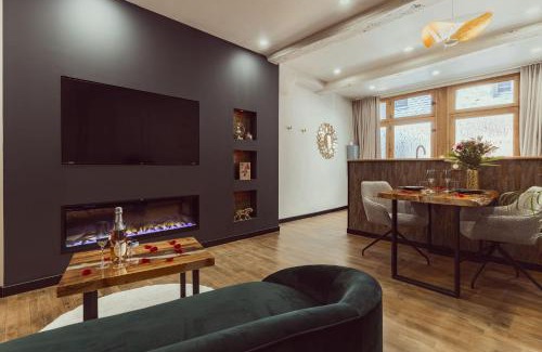 Vitre House | Le Love Castel