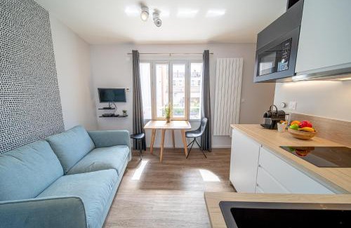 Oullins Apartment | Le Lumière T2- Metro B Oullins-Lyon centre