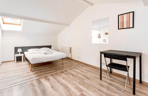 8th Arrondissement House | Le Mûrier - Maison de ville avec patio parking - 6 pers