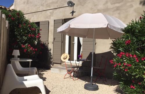 Pernes-les-Fontaines House | Le Mas Des Bardes