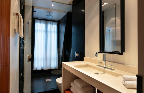 Porte-Dauphine Hotel | Le Metropolitan Paris Tour Eiffel, a Tribute Portfolio Hotel