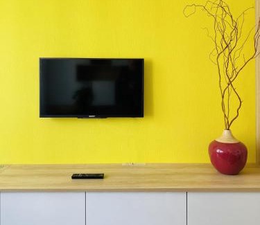 Vernier Apartment | LE MIOLLIS - CENTRAL et CONFORT - WIFI- prés tansports en commun et commerces