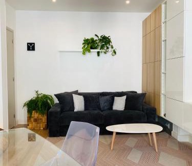 Vernier Apartment | LE MIOLLIS - CENTRAL et CONFORT - WIFI- prés tansports en commun et commerces