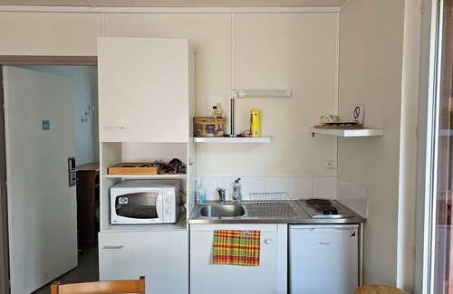 Dieppe House | Le Nid de Houle, gîte at Domaine des Roches, a 10-minute walk from the beach.