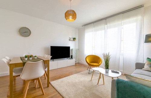 Dijon Apartment | Le nid des Ducs -Appartement 3 chambres avec parking -SR Loc